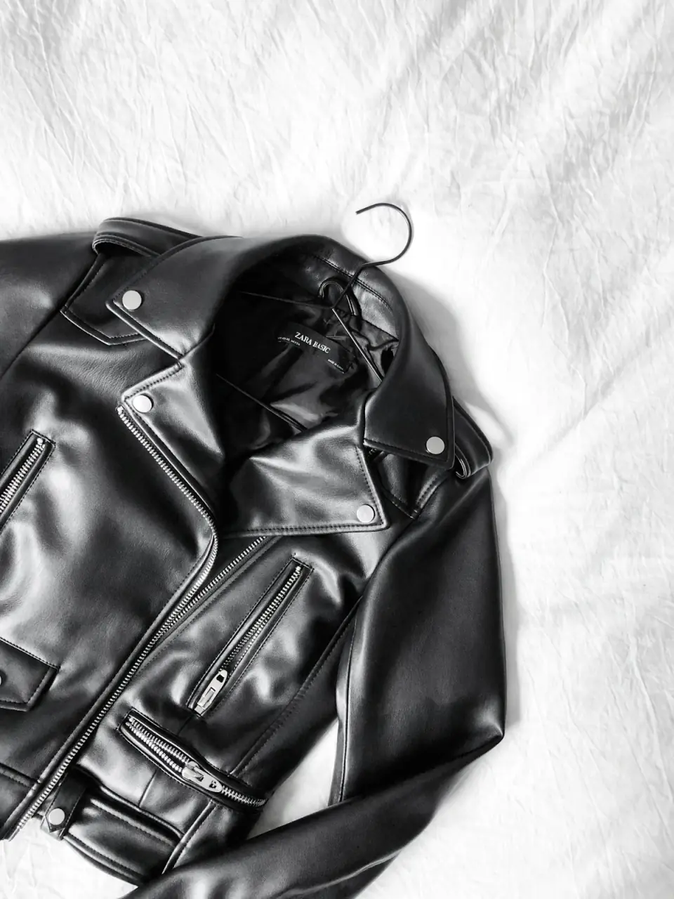 Leather and suede jacket cleaning at Godthåbsvej Skrædderi og Renseri